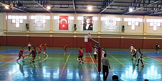 Konya Karatay ve Kilis 7 Aralık Üniversiteleri Voleybol Maçından Enstantaneler