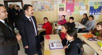 Ayhanlar Köyü Okullarını Ziyaret Etti