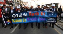 'Otizmi Fark Et-Kabul Et' Yürüyüşü